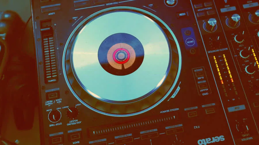 Sonido Dorado event moment